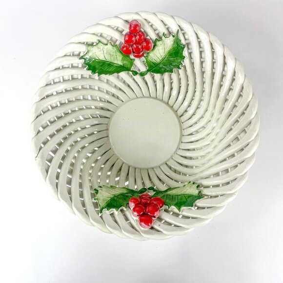 Capodimonte Italy Ceramic Basket Lattice Bowl With Holly Berry Applique - Picture 2 of 7